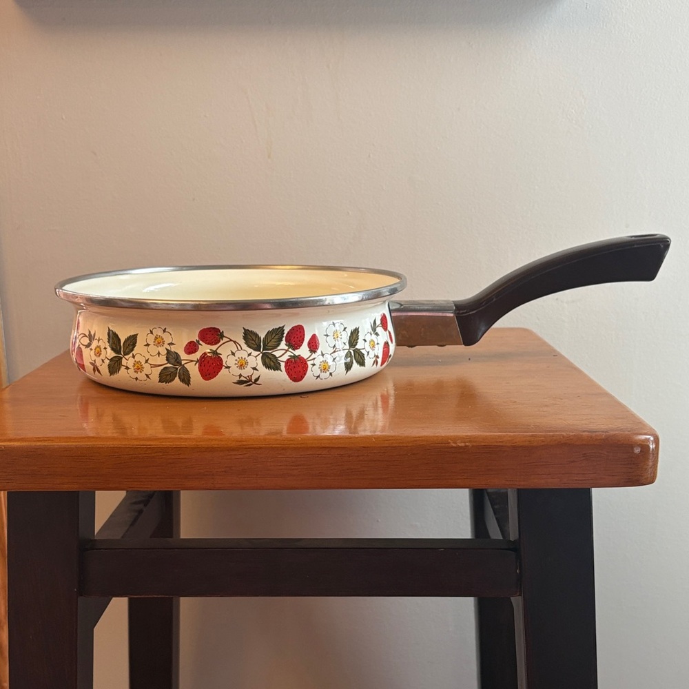 Charming Strawberry Enamel Pan